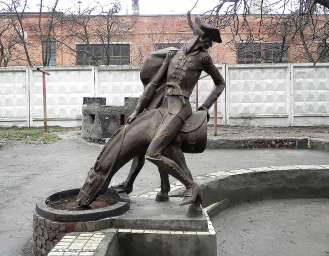 Памятник барону Мюнхгаузену в Хмельницком